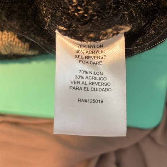 Gently used medium Joseph A sweater - Picture 4 of 5